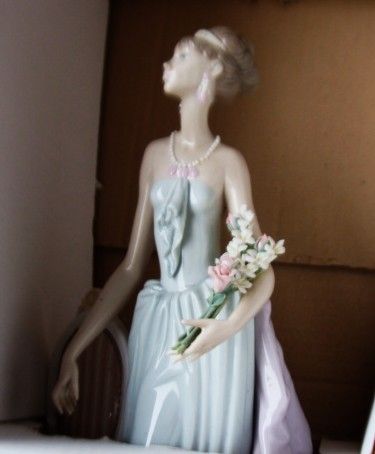 image for Lladro - Lady Figurine - Really a Beautiful Piece - as per attached