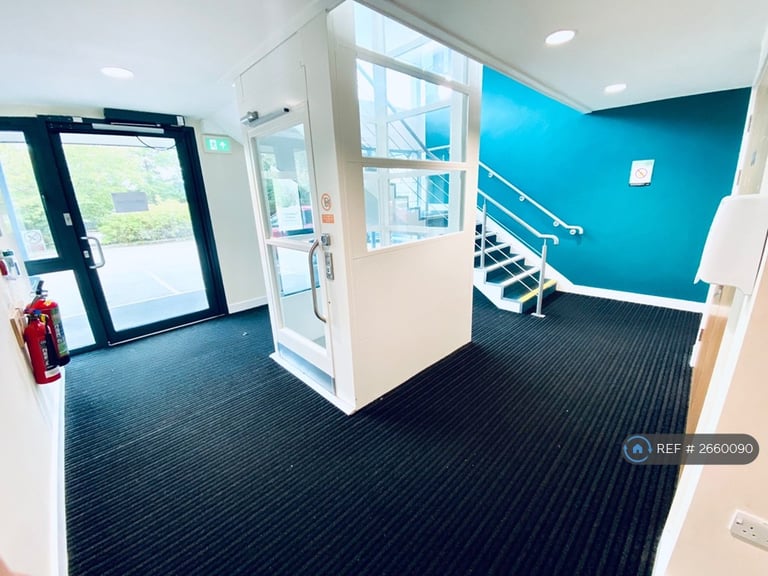 6 bedroom flat in Warwick New Road, Leamington Spa, CV32 (6 bed) (#2660090)