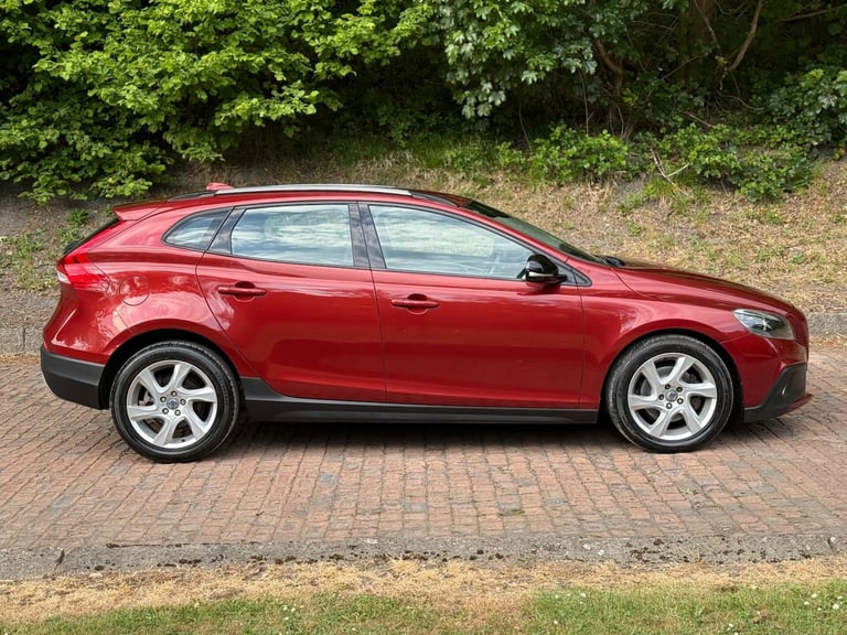 2014 Volvo V40 Cross Country 1.6 D2 Lux Powershift Euro 5 (s/s) 5dr HATCHBACK Diesel Automatic