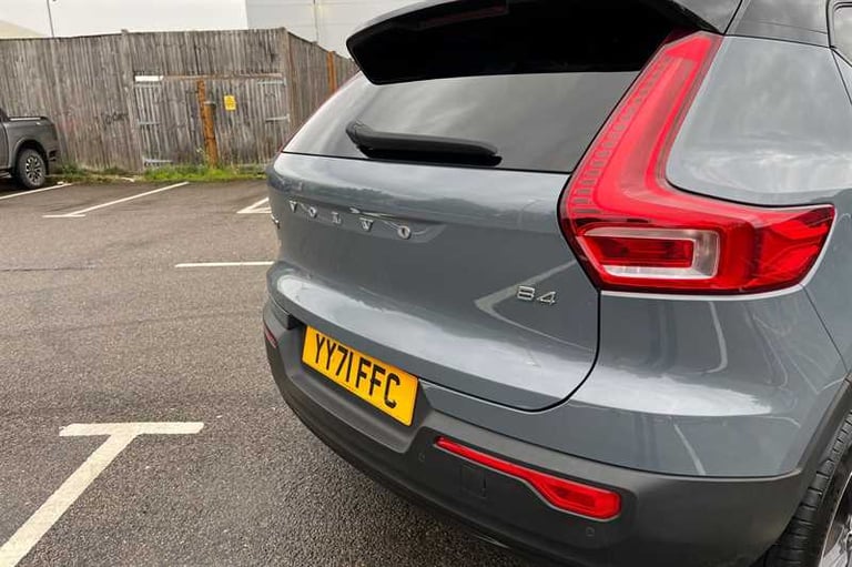 2021 Volvo XC40 2.0 B4 MHEV R-Design SUV 5dr Petrol Hybrid Auto Euro 6 (s/s) (197 ps) SUV Hybrid ...