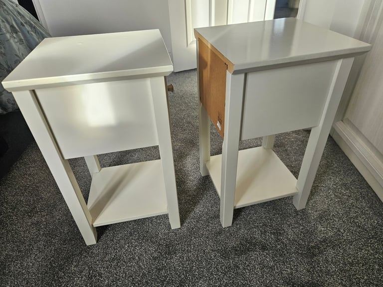 Wooden Bedside Tables in white (Pair)