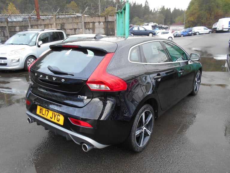 2017 Volvo V40 D2 [120] R DESIGN Nav Plus 5dr HATCHBACK Diesel Manual