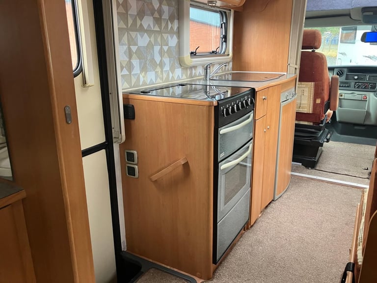 Lunar Fivestar Motorhome Fixed Bed 4 Berth 06’ Renault DCI 120 LWB
