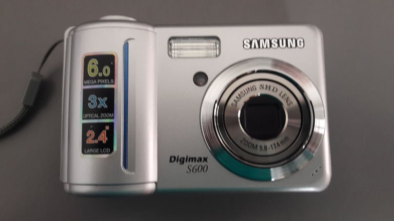 Digital Camera Samsung Digimax S600 with 6 mega pixels – post or collect