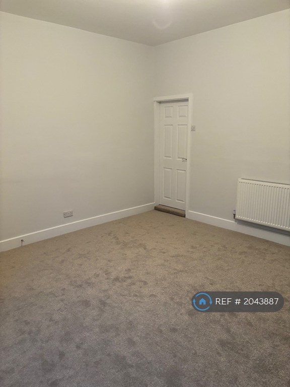 2 bedroom house in Brooks Avenue, Hyde, SK14 (2 bed) (#2043887)