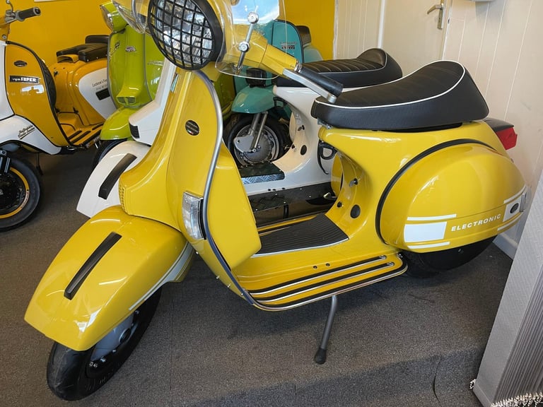 VESPA PAGGIO PX 125 number 204 Ron Daley special 