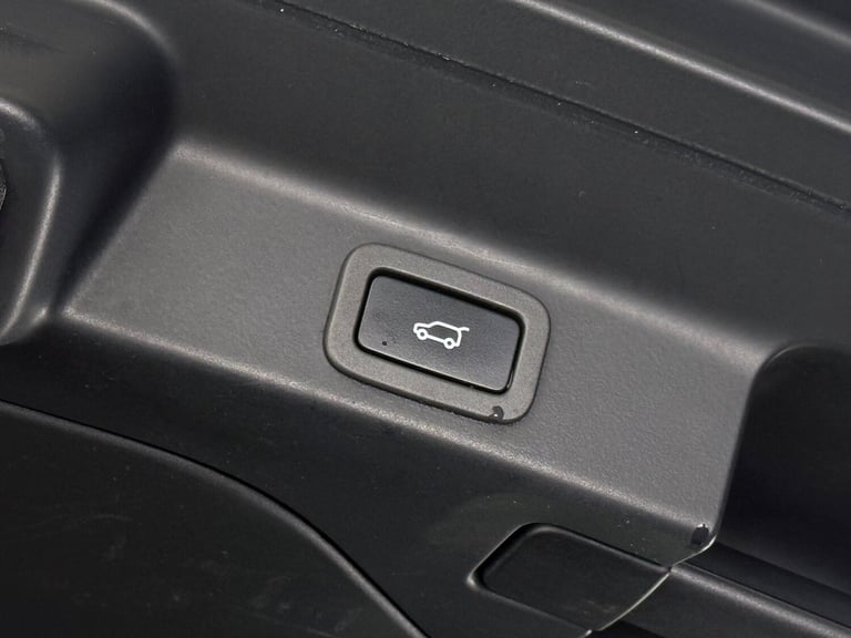 2019 Jaguar F-Pace 2.0 P250i Portfolio Auto AWD Euro 6 (s/s) 5dr ESTATE Petrol Automatic