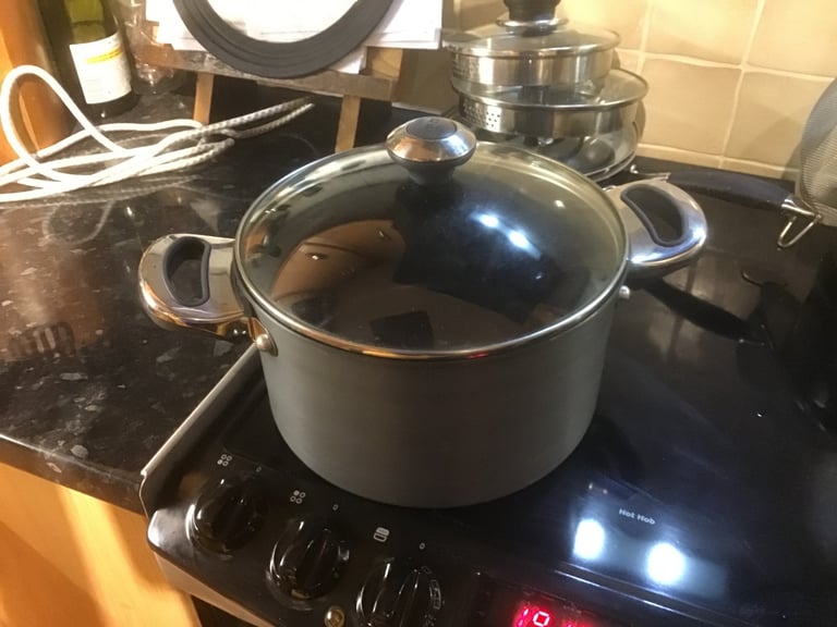 image for Meyer 10 “ 25cm non stick sauce pan. 