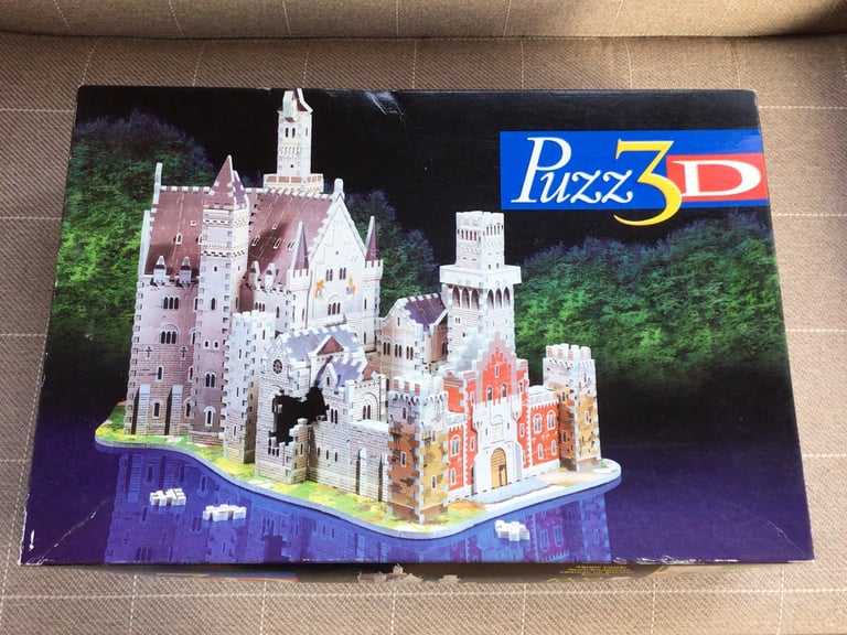 Boxed 1000 piece 3D Alpine castle jigsaw puzzle