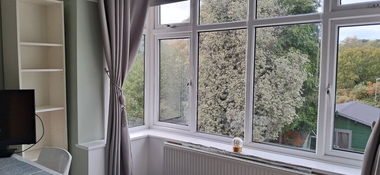 Beautiful single room for rent - females preferred