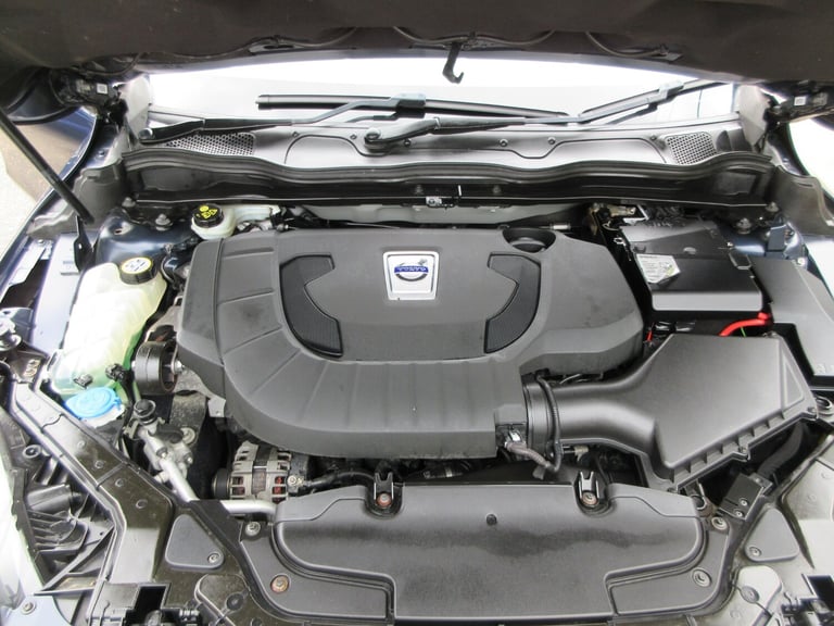 2013 Volvo V40 D3 SE Lux Nav 5dr Geartronic HATCHBACK Diesel Automatic