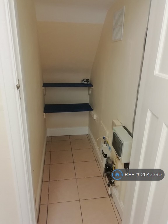 4 bedroom house in Lower City Road, Tividale, Oldbury, B69 (4 bed) (#2643390)