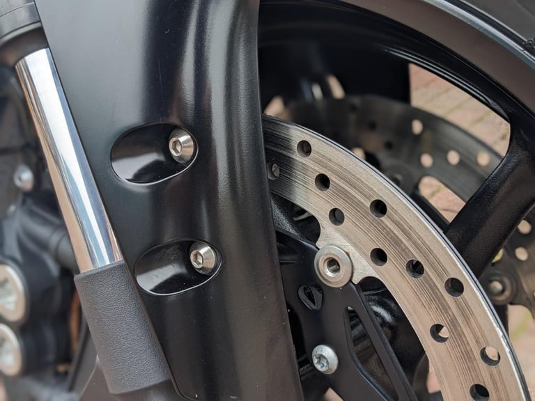YAMAHA MT-10 2022 - TECH BLACK - AKRAPOVIC - RECENT TYRES - 5 SERVICE ENTRIES