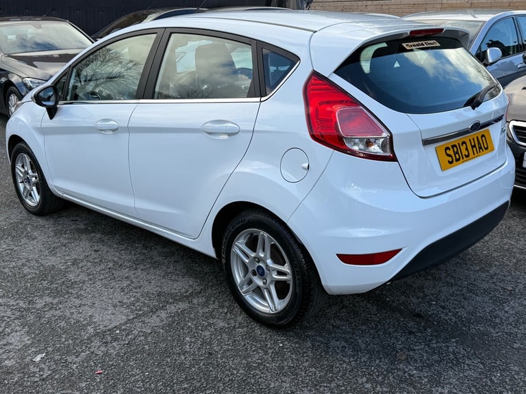 2013 Ford Fiesta 1.25 82 Zetec 5dr HATCHBACK Petrol Manual