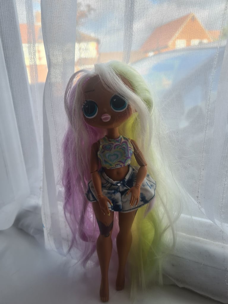 Official LOL Surprise OMG Doll "Sunshine Makeover"
