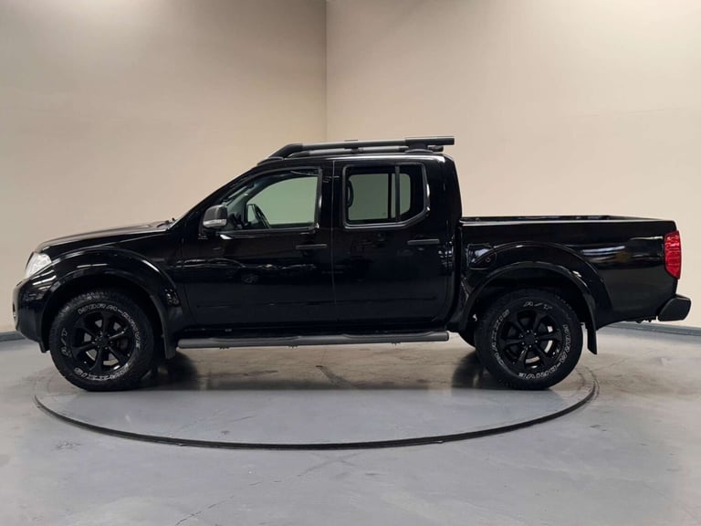 2011 Nissan Navara Double Cab Pick Up Tekna 2.5dCi 190 4WD PICK UP DIESEL Manual