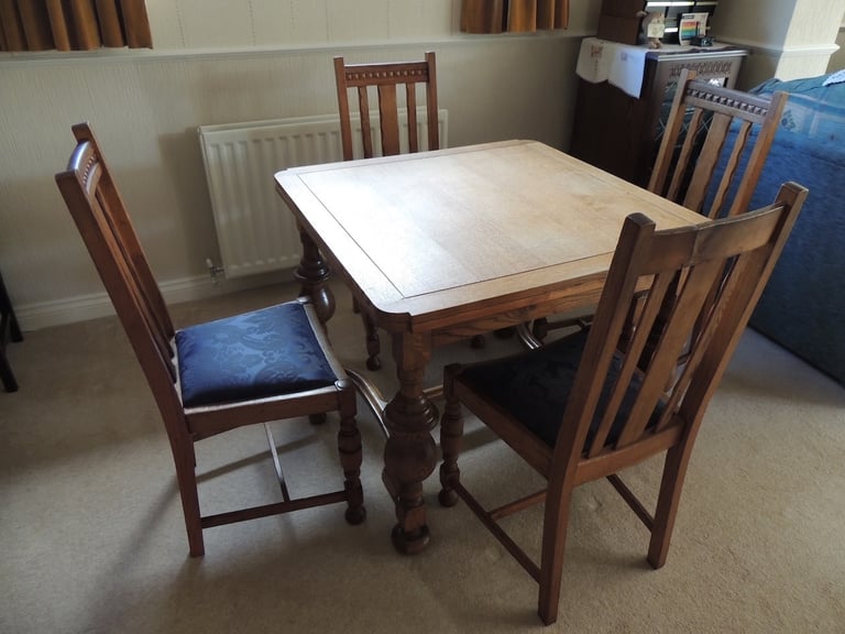 Vintage Oak dining table and 4 chairs - extendable