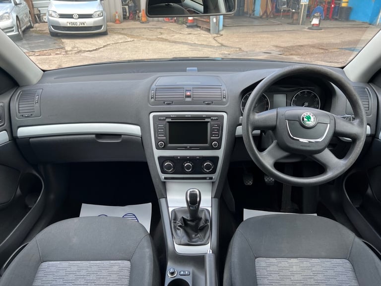2011 Skoda Octavia 1.6 SE 5dr ESTATE Petrol Manual
