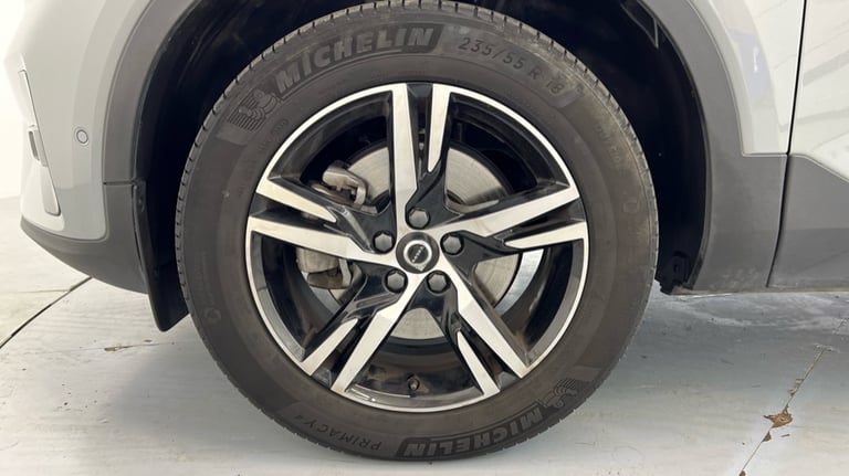 2023 Volvo XC40 Plus, B3 Mild hybrid, Petrol, Dark (360 Parking Camera, Apple Car Play) Estate Pe...
