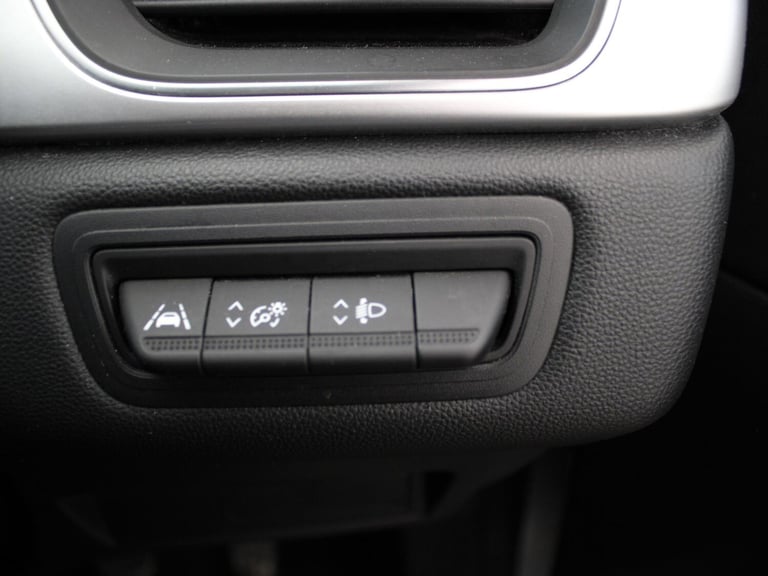 2022 Renault Captur 1.3 TCE 140 SE Edition 5dr Crossover/SUV Petrol Manual