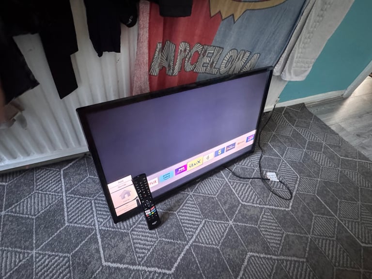 ✅📱smart Bush 32” whit wall bracket 