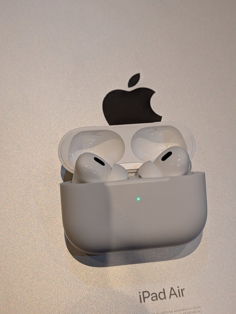 Both Ipad Air 64gb, Airpods Pro 2