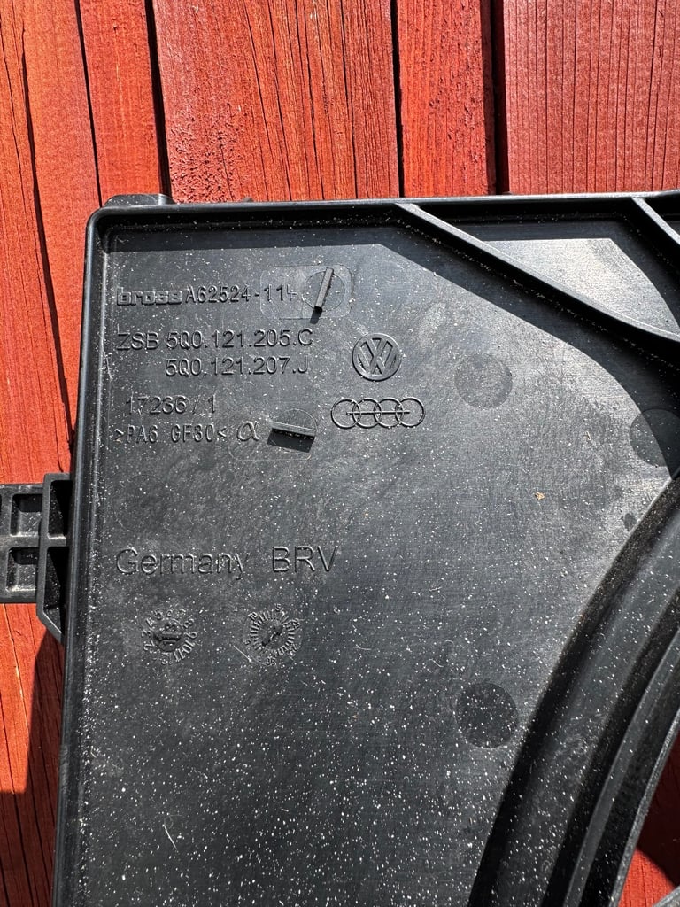 Volkswagen Golf Mk 7 fan shroud 
