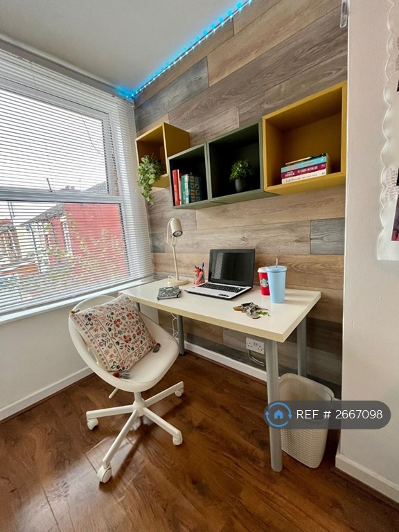 7 bedroom house in Garmoyle Road, Liverpool, L15 (7 bed) (#2667098)