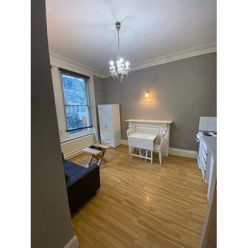 Nearly A One Bedroom Flat With Balcony Glazbury Road, West Kensington