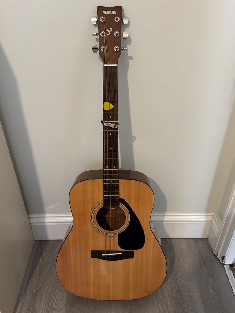 Yamaha guitar 