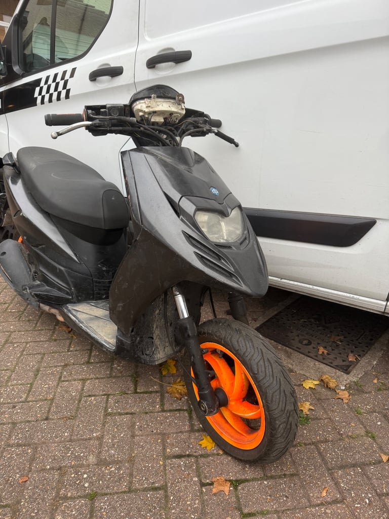 Piaggio Typhoon 125!! BREAKING ONLY !! 
