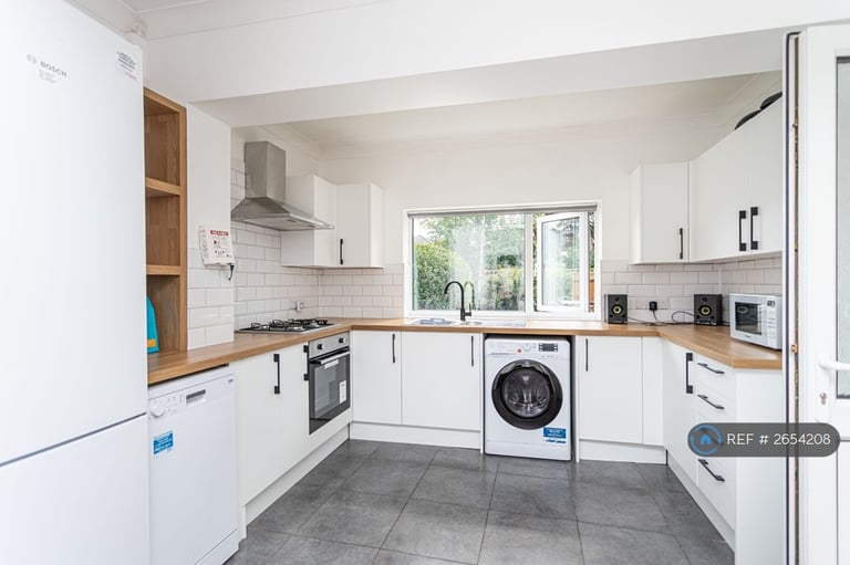 image for 6 bedroom house in Osborne Road, Bournemouth, BH9 (6 bed) (#2654208)