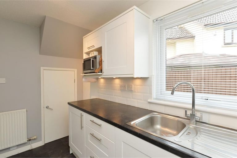 3 Bedroom Semi-detached House in Gyle, near Edinburgh Airport