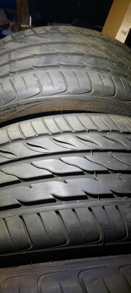 205 40 17  x 4 tyres like new 