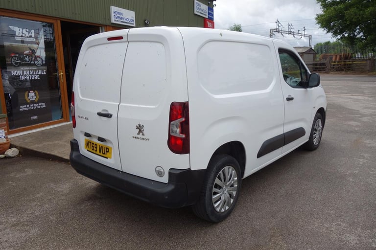 Peugeot Partner 1000 1.5 BlueHDi 100 Professional Van DIESEL MANUAL 2019/69