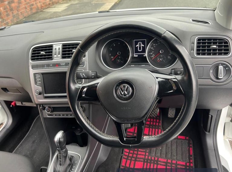 Volkswagen Polo 1.2 TSI - Automatic 