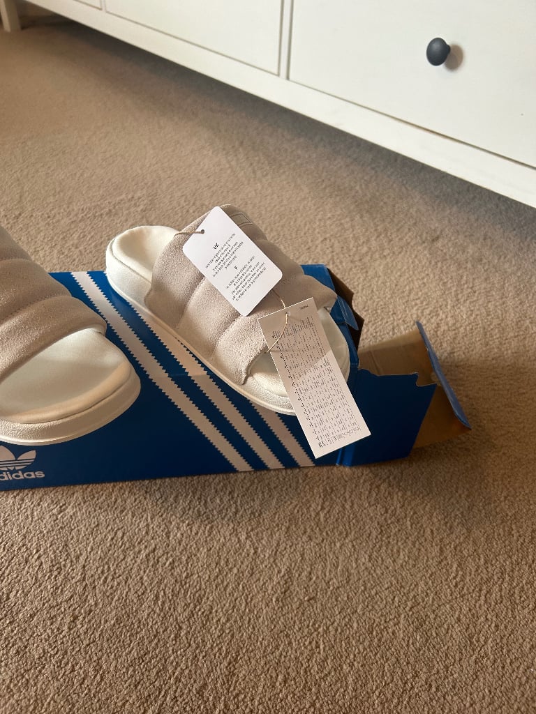****ADIDAS BRAND NEW IN BOX****