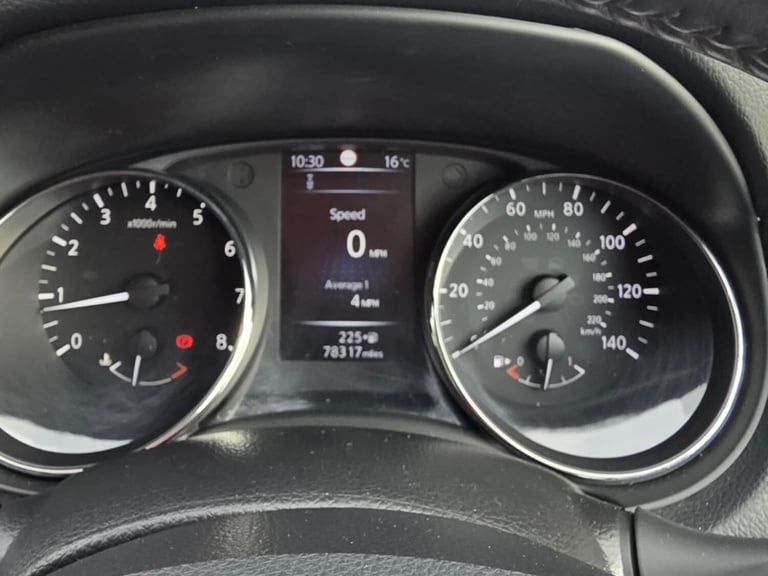 2015 Nissan Qashqai 1.2 DiG-T N-Tec+ 5dr HATCHBACK Petrol Manual