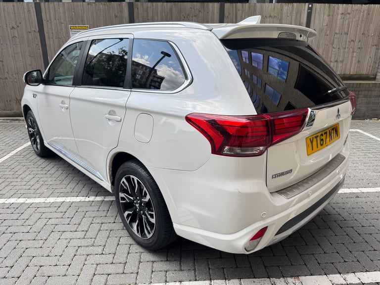 Mitsubishi, OUTLANDER, Estate, 2017, Other, 1998 (cc), 5 doors