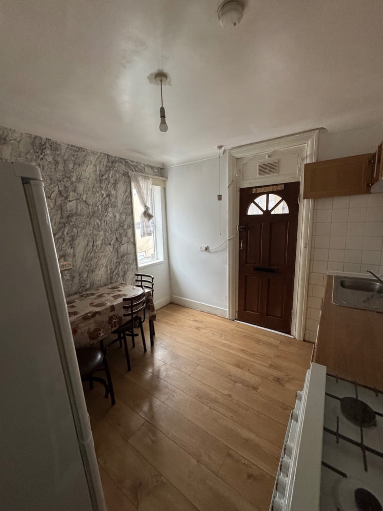 2 bedroom flat available in barking 