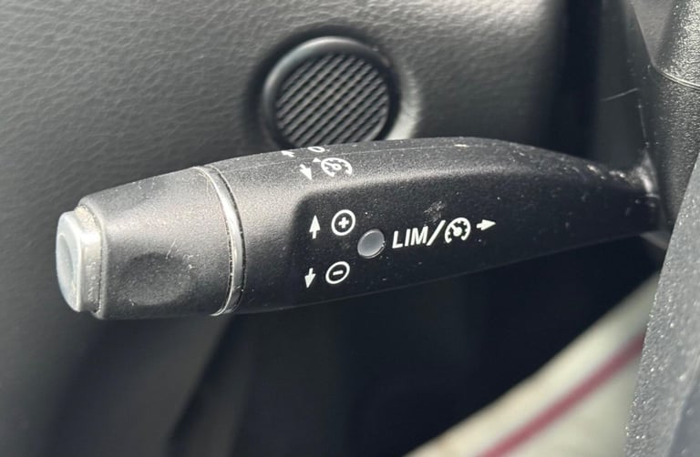 2016 Infiniti Q30 2.2d Premium DCT Euro 6 (s/s) 5dr HATCHBACK Diesel Automatic