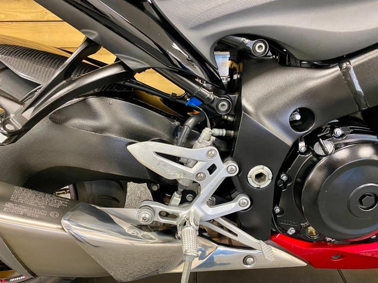 IMMACULATE 2015 SUZUKI GSX-S1000F, ONLY 15639, GREAT SPEC, FSH