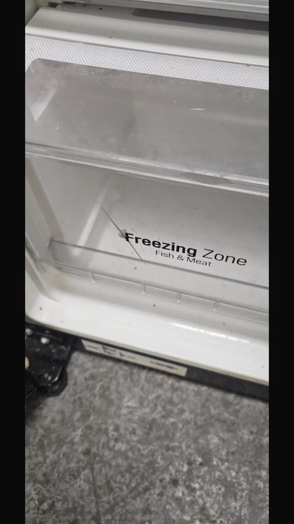 LG black American fridge freezer. In excellent working condition. At very reasonable price. 