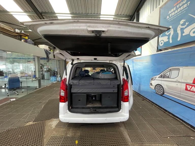2009 Citroen Berlingo Berlingo Multispace VTR HDi 75 Camper DIESEL Manual