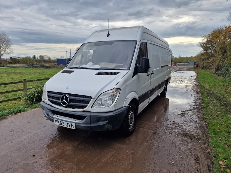 2013 Mercedes Sprinter  LWB  Runs and drives  Needs starter motor  Sparesrep