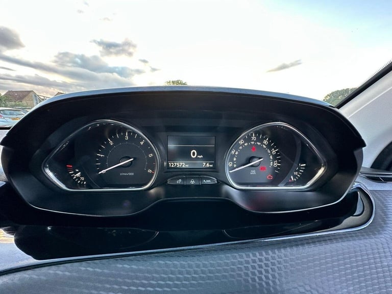 PEUGEOT 2008 1.5 BlueHDi Allure Premium Euro 6 (s/s) 5dr 2018