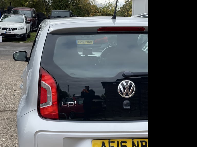 VOLKSWAGEN UP 1.0 Move up! 2016