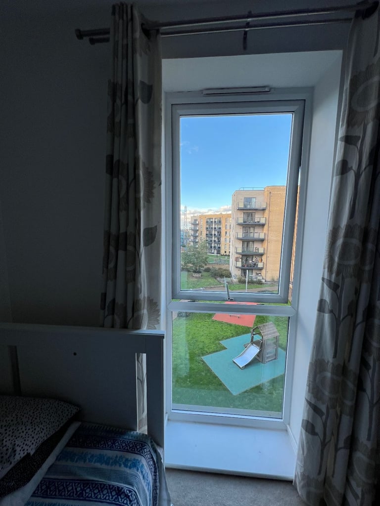 ROOM IN SHARED NEWBUILT FLAT- IG11