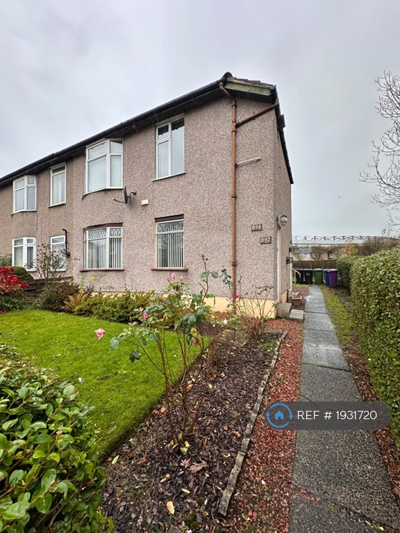 2 bedroom flat in Aikenhead Road, Glasgow, G44 (2 bed) (#1931720)