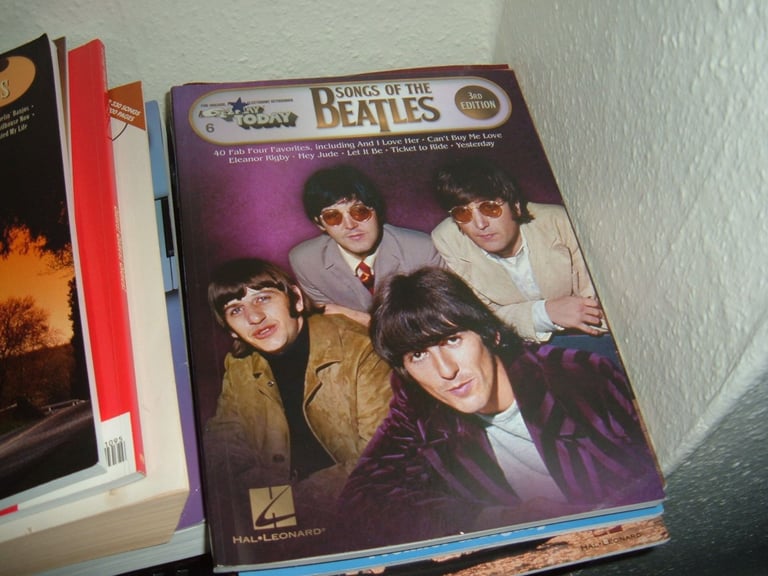 easy  play  music  books